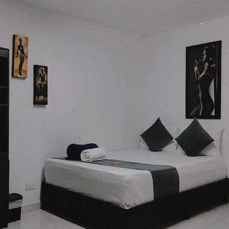 Lleras Place Hotel Medellin Bagian luar foto