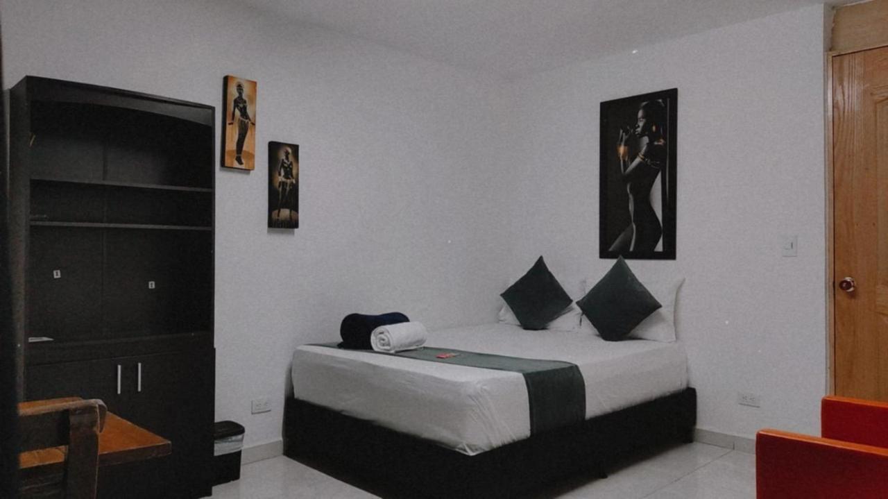 Lleras Place Hotel Medellin Bagian luar foto
