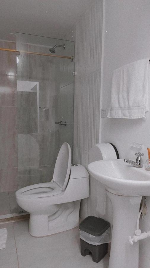 Lleras Place Hotel Medellin Bagian luar foto